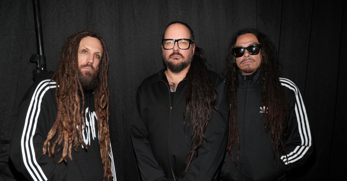 Korn é uma banda de nu metal de Bakersfield, Califórnia. Frequentemente levam o crédito de ser os pioneiros do gênero nu metal e ter inspirado a onda de nu metal, metal alternativo e influenciado